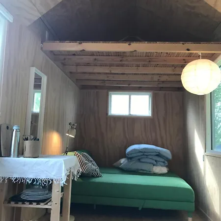 Den Sorte Friluftshytte Pa Skaro Κάμπινγκ Svendborg